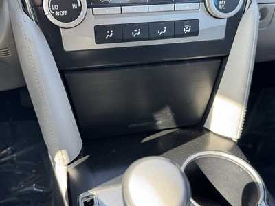 2014 Toyota Camry, $8691. Photo 4