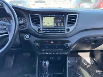 2016 Hyundai Tucson, $9490. Photo 2