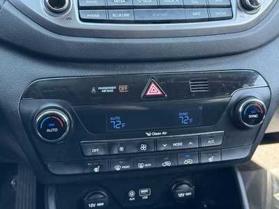 2016 Hyundai Tucson, $9490. Photo 5