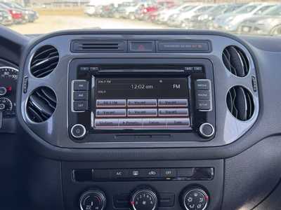 2015 Volkswagen Tiguan, $5490. Photo 3