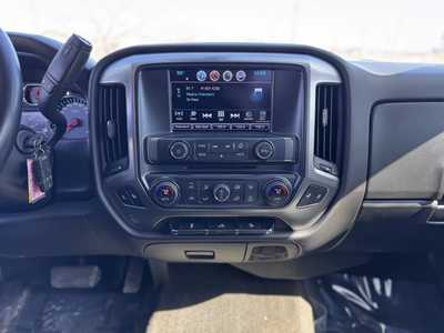 2017 Chevrolet 1500 Crew Cab, $17590. Photo 2