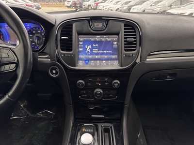 2018 Chrysler 300, $16991. Photo 2