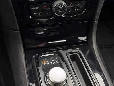 2018 Chrysler 300, $16991. Photo 6