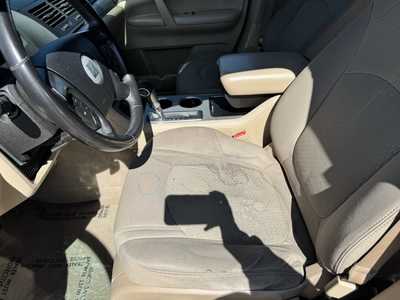 2010 Saturn Outlook, $5490. Photo 4