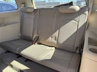 2010 Saturn Outlook, $5490. Photo 6