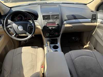 2010 Saturn Outlook, $5490. Photo 9