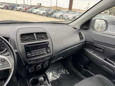 2015 Mitsubishi Outlander, $6499. Photo 12