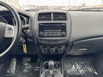 2015 Mitsubishi Outlander, $6499. Photo 2