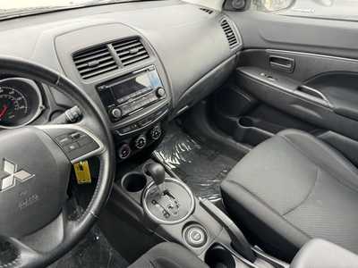 2015 Mitsubishi Outlander, $6499. Photo 5
