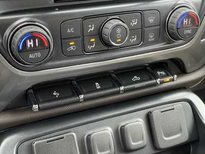 2017 Chevrolet 1500 Crew Cab, $15790. Photo 7