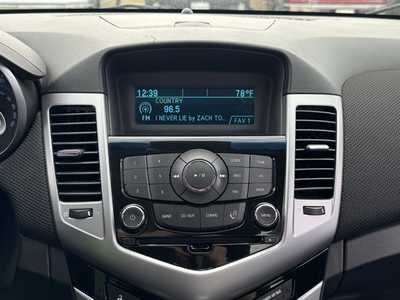 2011 Chevrolet Cruze, $4499. Photo 3