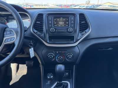 2017 Jeep Cherokee, $9990. Photo 2