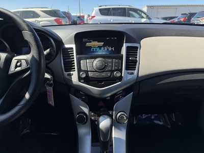 2015 Chevrolet Cruze, $9590. Photo 2