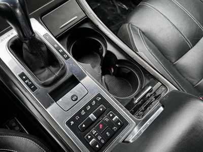 2013 Land Rover Range Rover, $9990. Photo 9