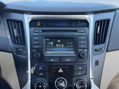 2014 Hyundai Sonata, $6490. Photo 3