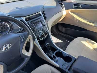 2014 Hyundai Sonata, $6490. Photo 7