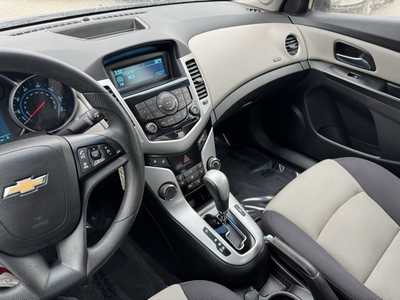 2014 Chevrolet Cruze, $5991. Photo 5