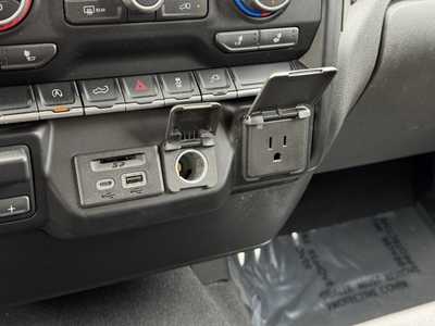 2020 Chevrolet 1500 Crew Cab, $18998. Photo 7