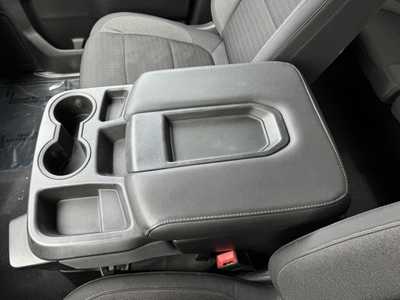 2020 Chevrolet 1500 Crew Cab, $18998. Photo 9