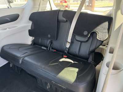 2017 Chrysler Pacifica, $9499. Photo 6