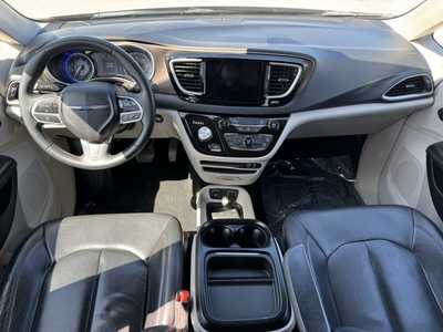 2017 Chrysler Pacifica, $9499. Photo 7