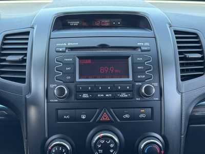 2012 Kia Sorento, $9990. Photo 3