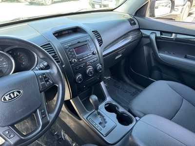 2012 Kia Sorento, $9990. Photo 5