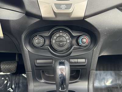 2013 Ford Fiesta, $4990. Photo 5
