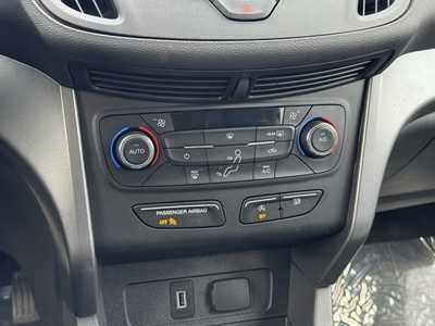 2017 Ford Escape, $12991. Photo 6