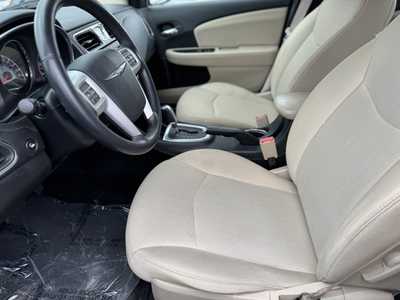 2012 Chrysler 200, $8990. Photo 3