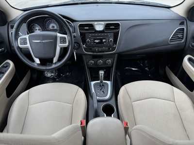2012 Chrysler 200, $8990. Photo 5