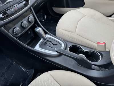2012 Chrysler 200, $8990. Photo 8