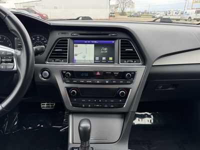 2015 Hyundai Sonata, $11990. Photo 2