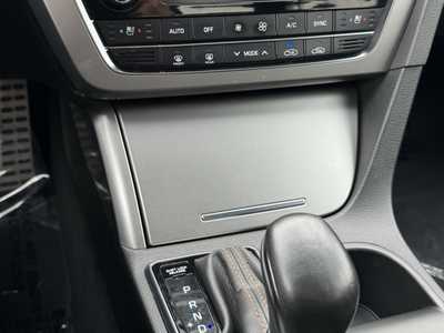 2015 Hyundai Sonata, $11990. Photo 6