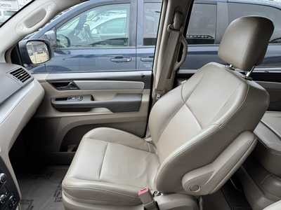 2012 Volkswagen Routan, $6990. Photo 10