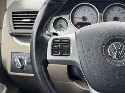 2012 Volkswagen Routan, $6990. Photo 12