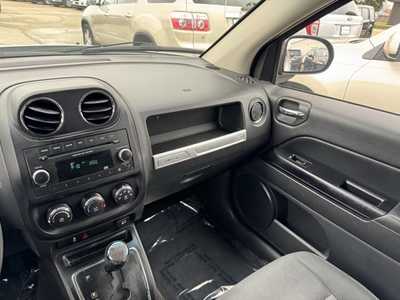 2015 Jeep Compass, $5991. Photo 12