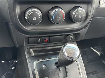 2015 Jeep Compass, $5991. Photo 4
