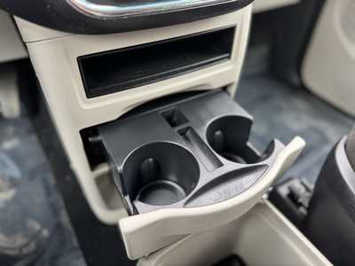 2012 Dodge Caravan, Grand, $4990. Photo 9
