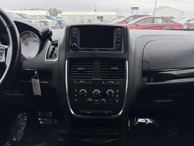 2018 Dodge Caravan, Grand, $10490. Photo 2