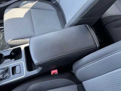 2017 Ford Escape, $8590. Photo 10