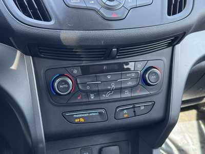 2017 Ford Escape, $8590. Photo 6