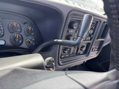 2005 Chevrolet 2500 Reg Cab, $9990. Photo 11