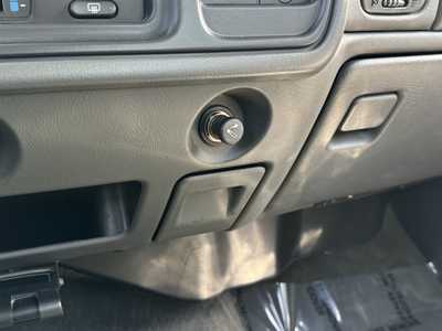 2005 Chevrolet 2500 Reg Cab, $9990. Photo 5