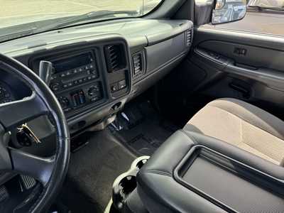 2005 Chevrolet 2500 Reg Cab, $9990. Photo 7