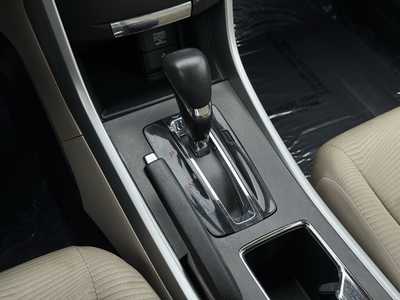 2014 Honda Accord, $11199. Photo 9
