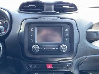 2017 Jeep Renegade, $10390. Photo 3