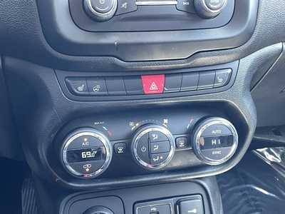 2017 Jeep Renegade, $10390. Photo 5