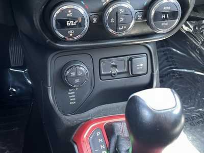 2017 Jeep Renegade, $10390. Photo 6