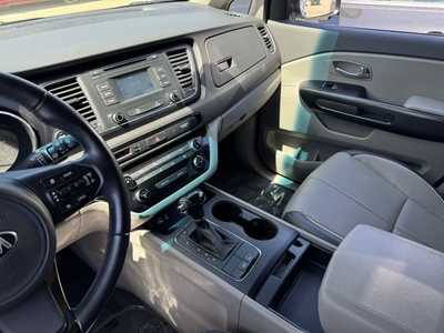 2016 Kia Sedona, $9990. Photo 7